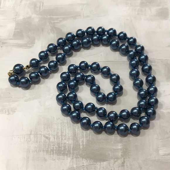 Vintage Hand Knotted Steel Blue Faux Pearl Necklace; 24"; Ball Bead Clasp - Picture 5 of 8